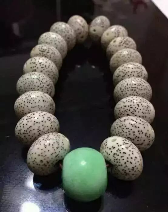 星月菩提盘功效_星月菩提盘出来的效果图_菩提星月怎么盘上色快视频