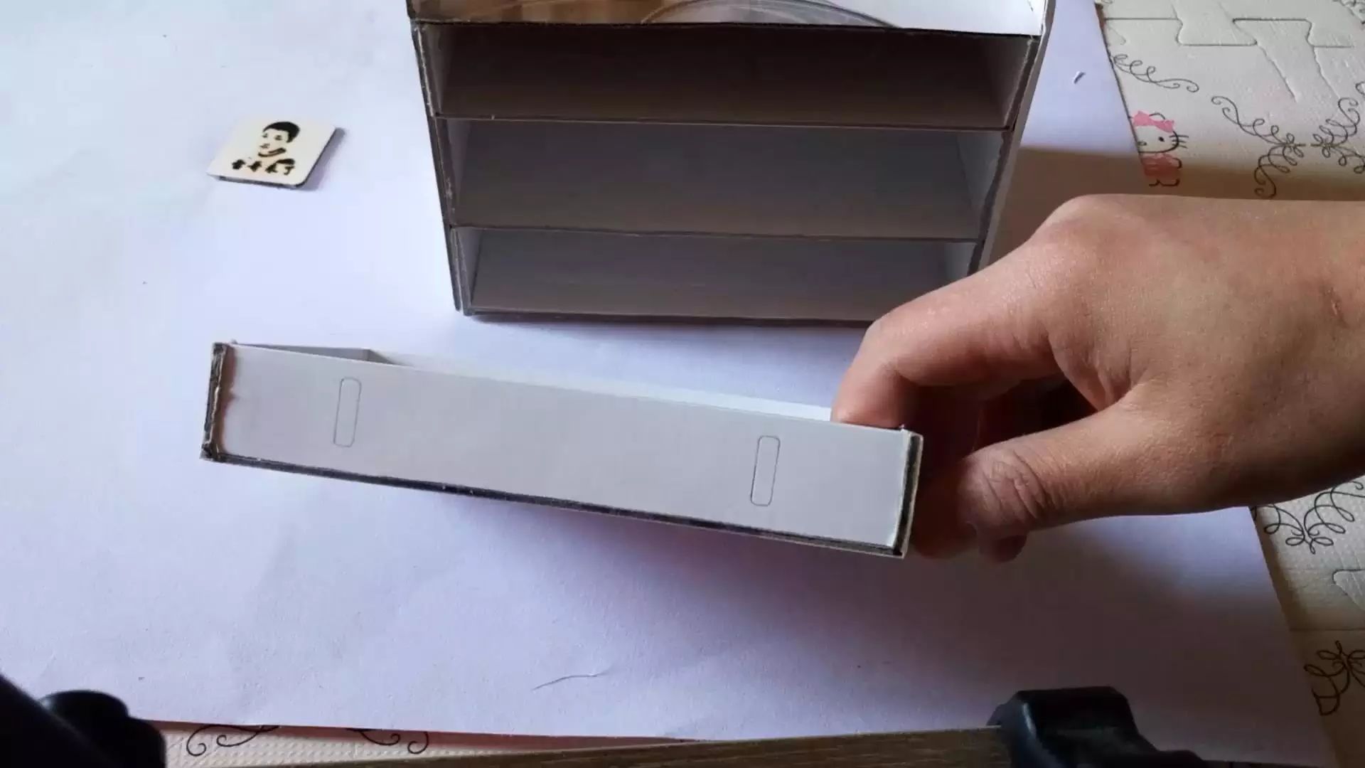 废物利用,手机盒简单改造成三层抽屉盒