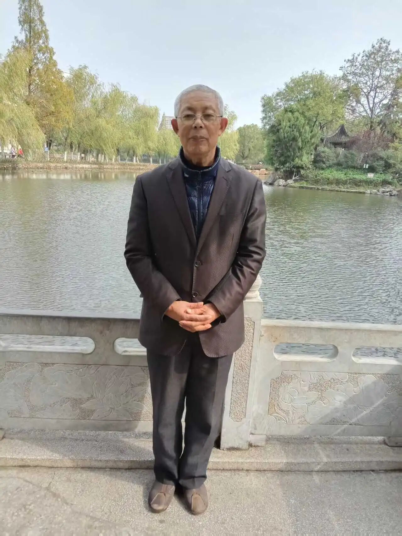作者：刘庆国《柳情歌集三十九(951一975)》357~赣雩文艺