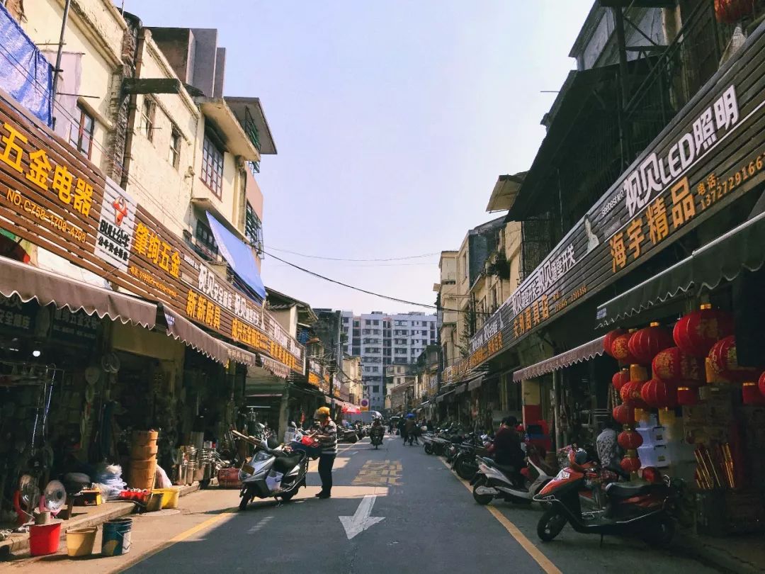 在这里,有一种车水马龙,川流不息,叫端州街道.