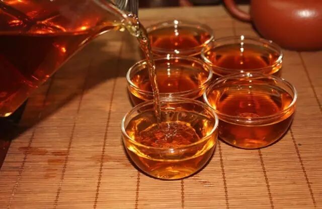 晚间喝黑茶，巧秒健康养生