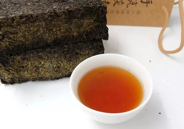 黑茶不仅在舌尖，还利于生活