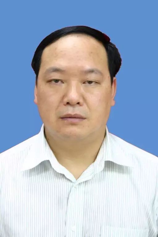 历任南川区委常委,工业园区党工委书记(兼)等职务,现任南川区委常委