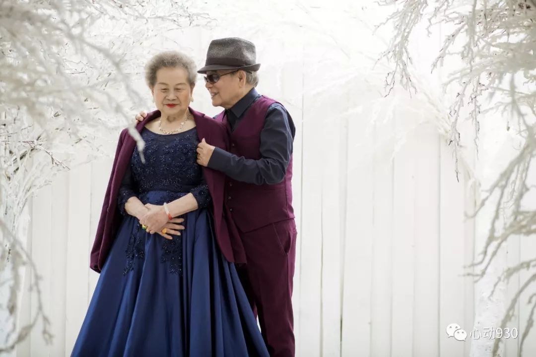 凯里八旬老人穿上婚纱,原因很感人