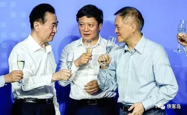 侠客岛：融创万达富力637亿交易背后的秘密