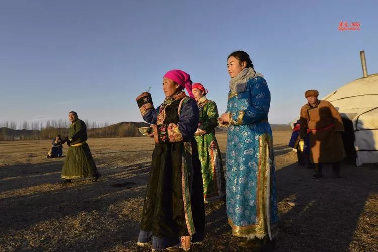 阿鲁科尔沁旗达日罕现行的蒙古族传统婚礼,既是民族传统文化的瑰丽之