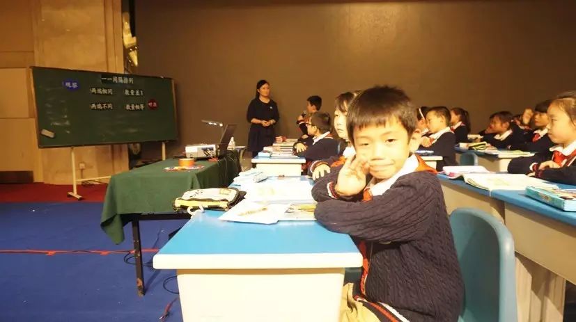 苏教版五年级数学上册第九单元教案_表格式教案西师版四年级上册_2014年新苏教版五年级数学上册第六单元表格式教案