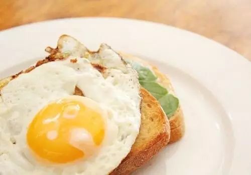 早晨吃鸡蛋对身体是好还是坏？万万没想到！不看会后悔