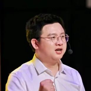 住房管理与调配处试用期干部  齐麟