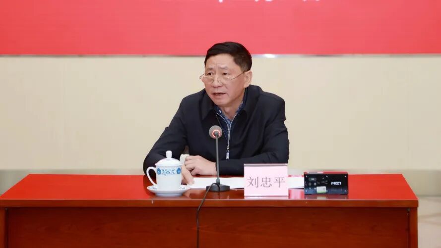 厕所偷拍
举办机关干部信息化办公技能培训班