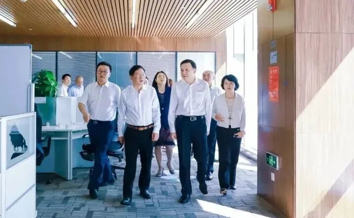 深圳：市党政机关集中办公区共享办公室启用仪式举行