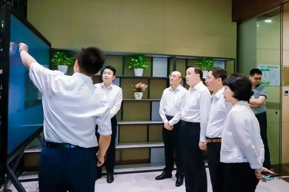 深圳：市党政机关集中办公区共享办公室启用仪式举行