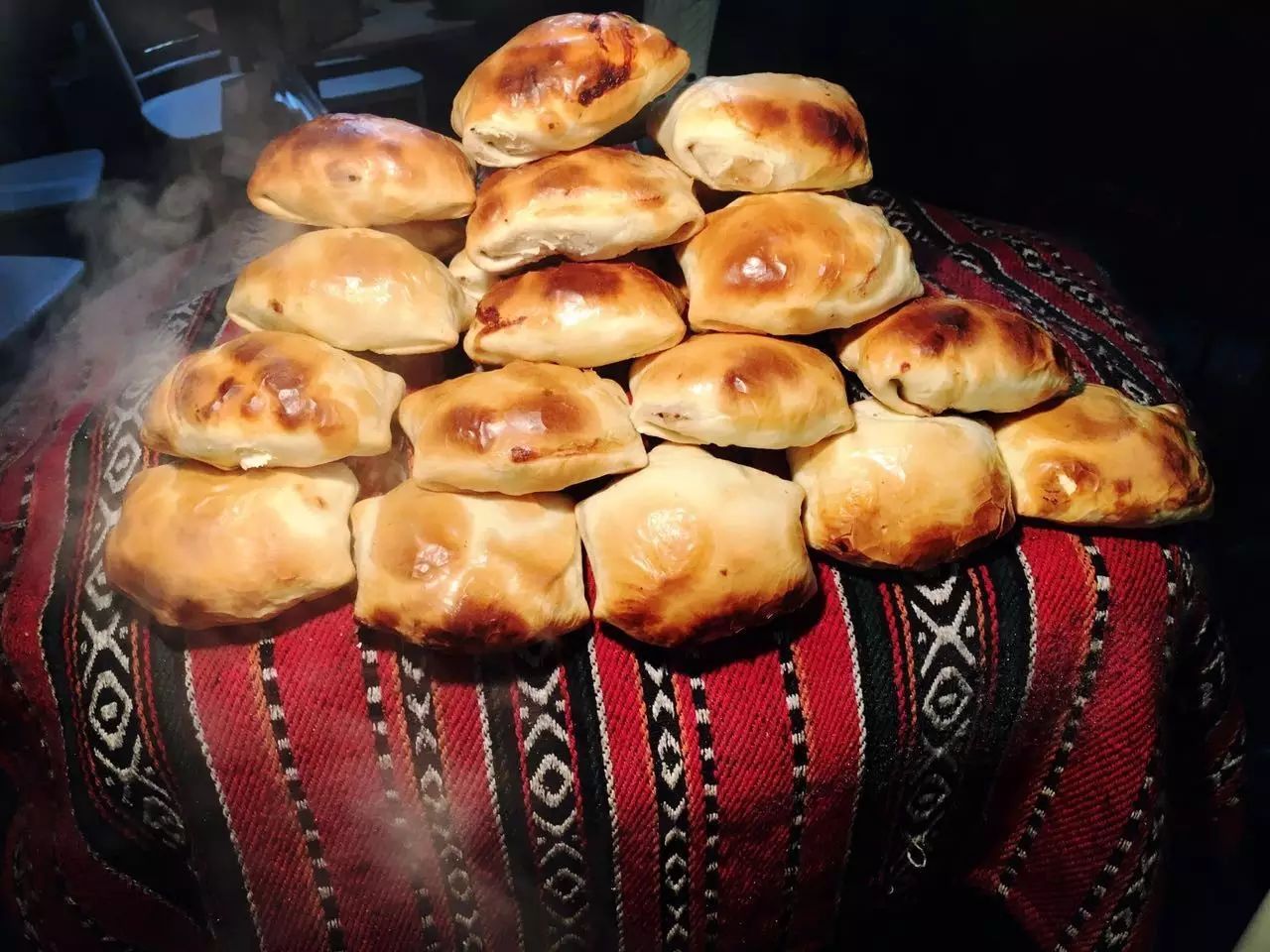 新疆特色小吃:烤包子