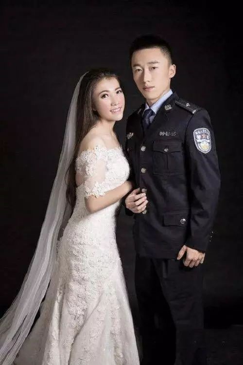警察创意婚纱照盘点 当警服遇上婚纱