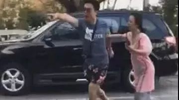 【网友实拍】一女演员及同伴在三亚乱停车骂保安 发现被拍后发飙大骂“草泥MGB”...