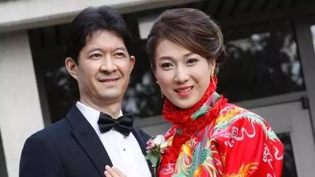 钟嘉欣成功怀二胎,老公憋不住喜讯,已经半公开?