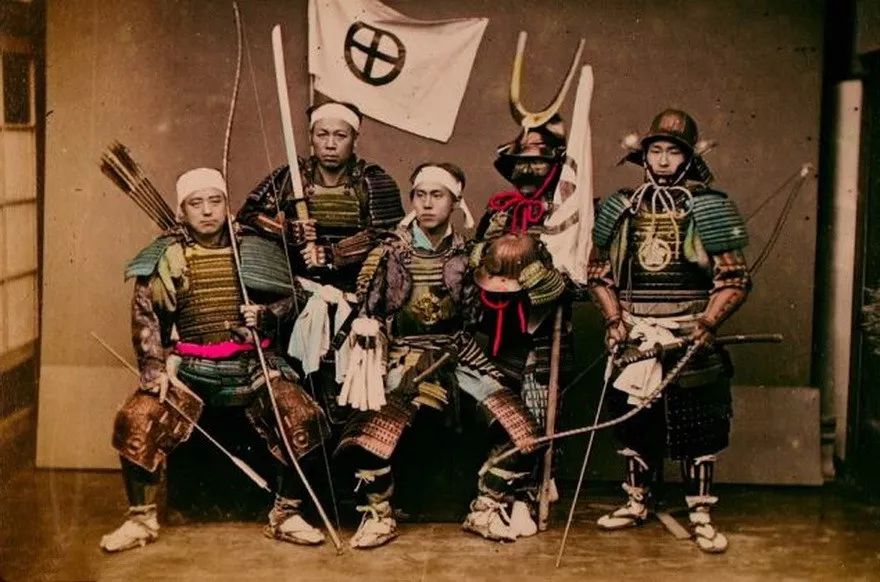 武士道精神的延续 日本「黑社会」最早滋生于江户幕府时代,当时社会