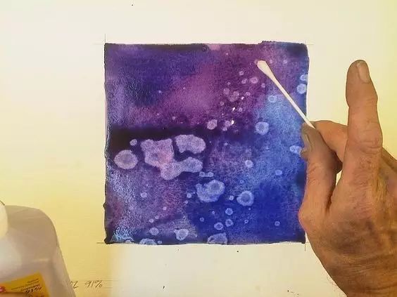 水溶性彩铅,先用彩铅把 要表现的颜色 排线法画出来 灿烂的星群在银河
