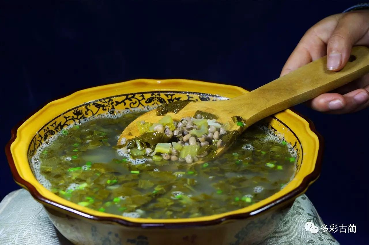 酸菜小豆汤 acidfood & adzuki beans soup 最受古蔺人欢迎的菜品之一