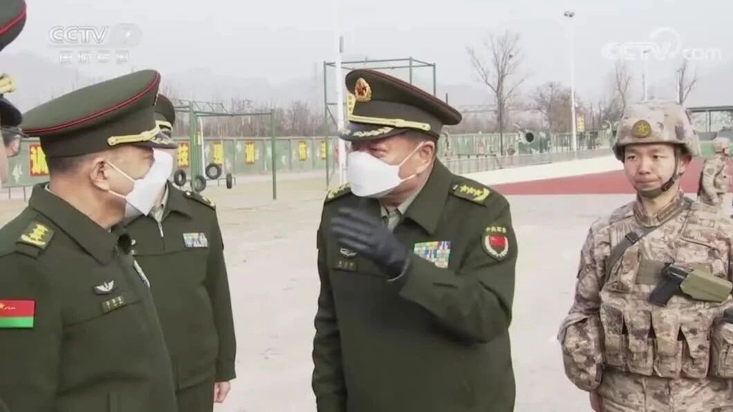 张又侠在陆军第82集团军某旅调研慰问时强调 深入贯彻党的二十大决策部署 聚焦备战打仗推进部队全面建设