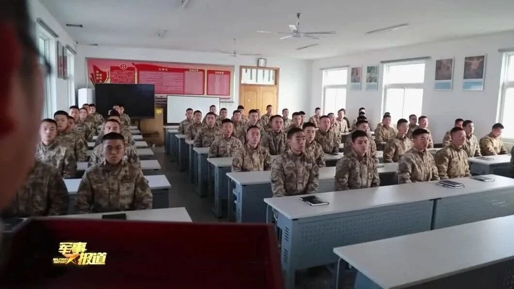 “当兵”淬火 文职人员在历练中成长