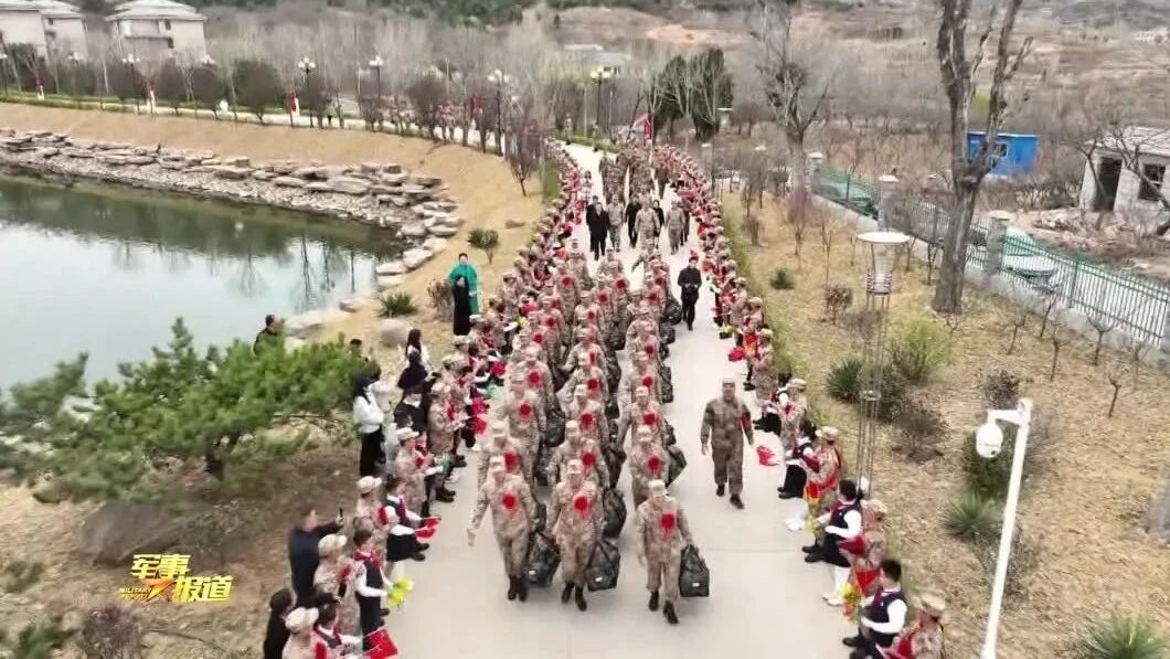 2023年入伍新兵陆续奔赴军营