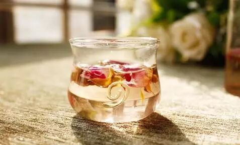 早晨喝一杯，皱纹全无，赘肉少10斤，年轻10岁！