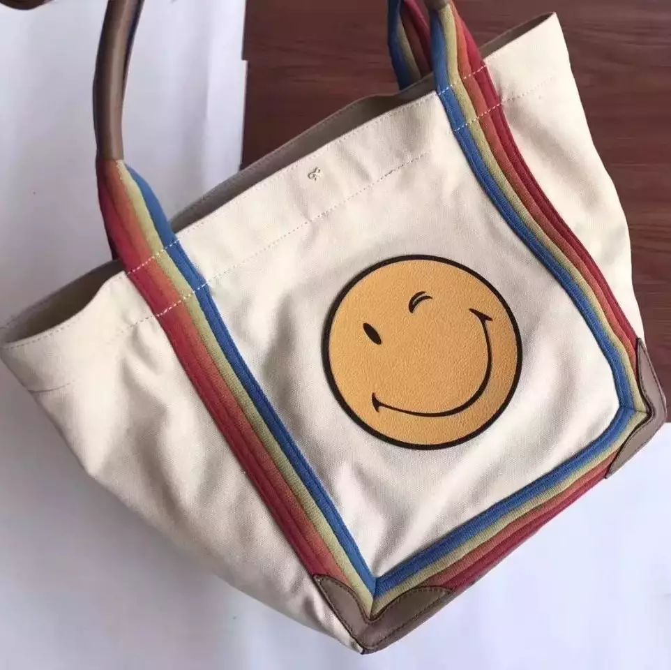 安雅(​Anya Hindmarch)笑脸帆布包