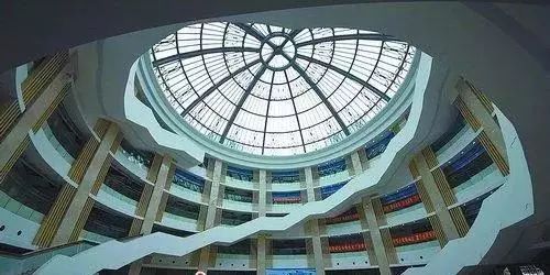设计藏书300万册,为 厦门最大的图书馆,将于今年上半年开馆
