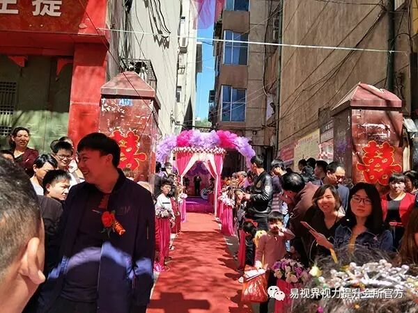 来张现场图感受下氛围