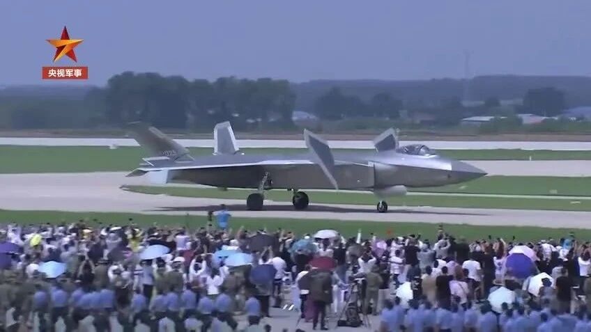 观众们也纷纷回应⭐现场视频！运油-20、歼-20、歼-16同框！-4