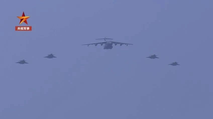 网友：真·100分队伍！⭐现场视频！运油-20、歼-20、歼-16同框！-2