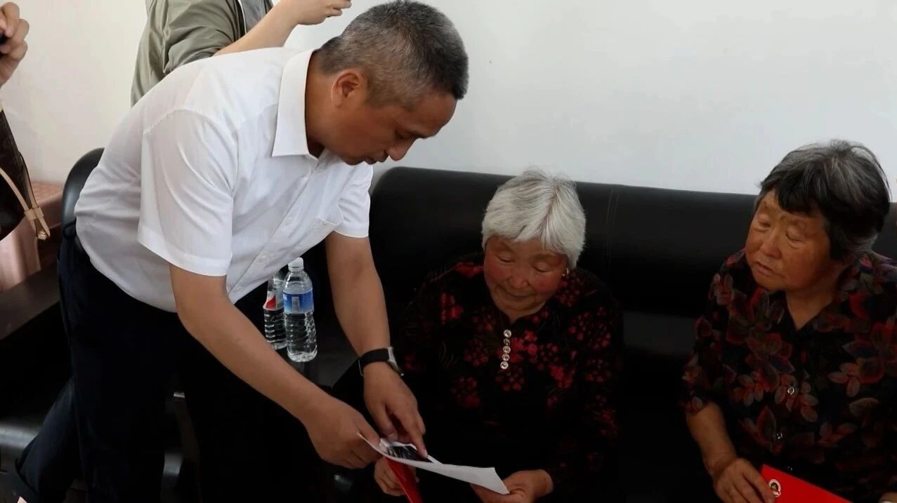 一别77年！她终于与烈士哥哥“重逢”……