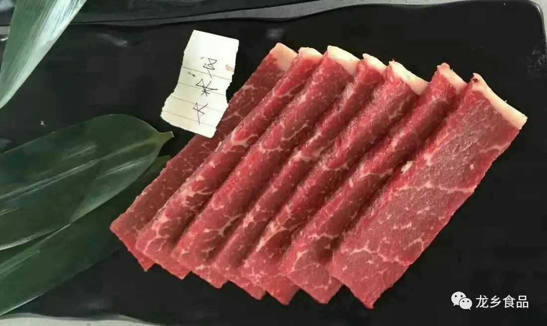 澳洲牛前胸肉:688厂s级谷饲,自然肉块,有大理石花纹,口感香嫩,手续