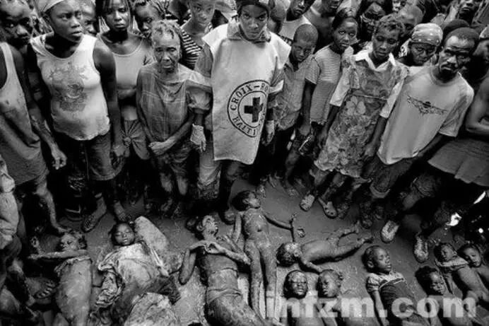 时代广场车祸就上头条 有国家天天死人却无人关注