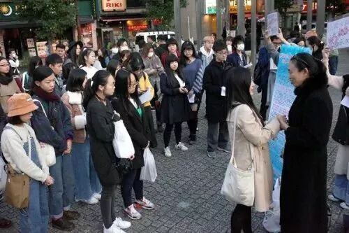 为何有人恶毒侮辱江歌妈妈？他们想要“完美受害人” (组图)