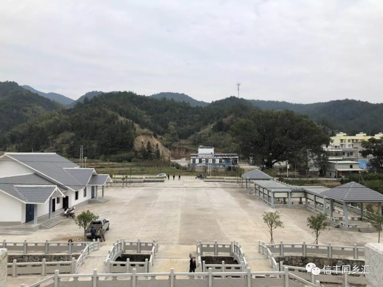 公益,有兴趣跟我们一起玩的朋友, 加信丰同乡汇·四眼小编微信进群