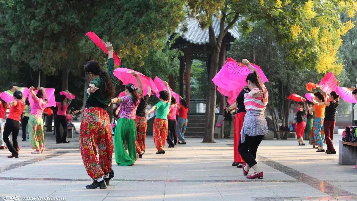 淘宝40万年薪招60岁以上广场舞领袖!“我妈工资要比我高多了 ”