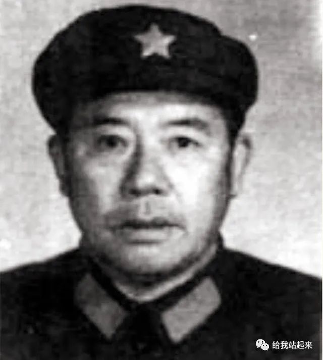 上甘岭战役的4个功臣师长他们都是谁1955年授予什么军衔