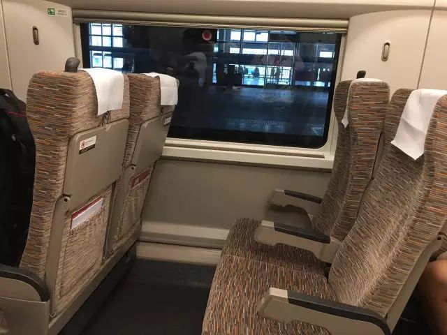 京津城际"复兴号"开跑,票价最低54.5元,wifi流畅看视频,购票攻略在此!