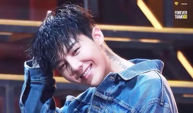 BigBang出道十周年 简直是部大写的韩星妆发史