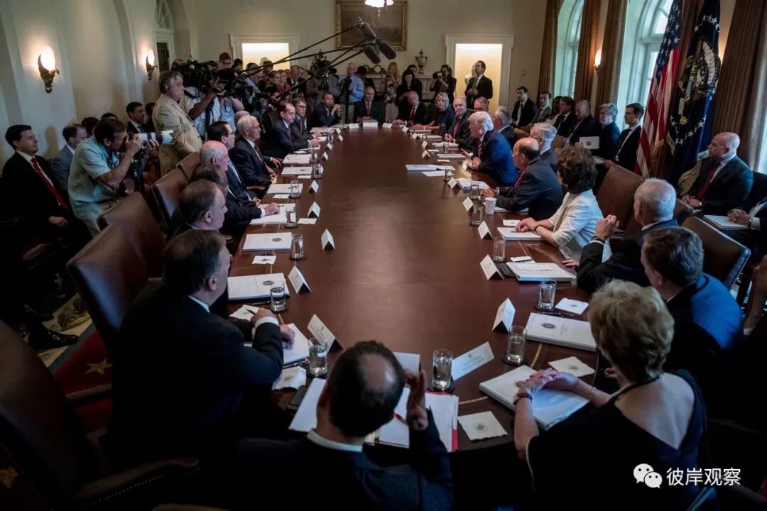 危机时刻，西方政客的命还不如老百姓！