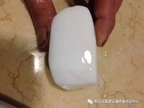 市场上大多半和田玉有“假”？玉侠带您来辨别