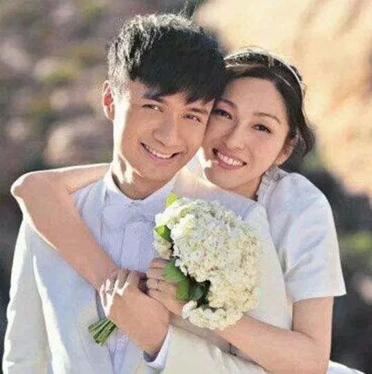 摘掉“渣男”标签,古巨基与“助理妻子”晒甜蜜照庆结婚四周年!