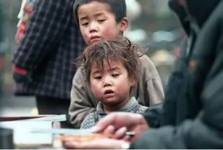 中国饥饿儿童图片_中国饥饿人口比例