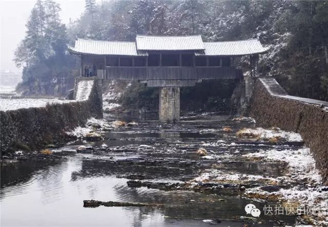 风雨廊桥_走出廊桥_廊桥表