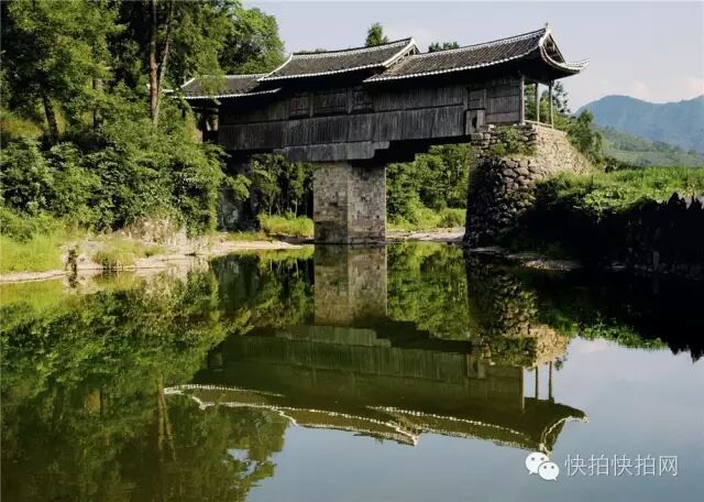 风雨廊桥_走出廊桥_廊桥表