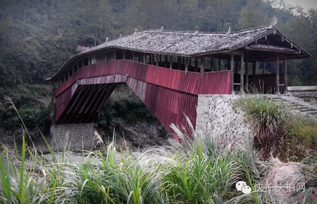 走出廊桥_廊桥表_风雨廊桥