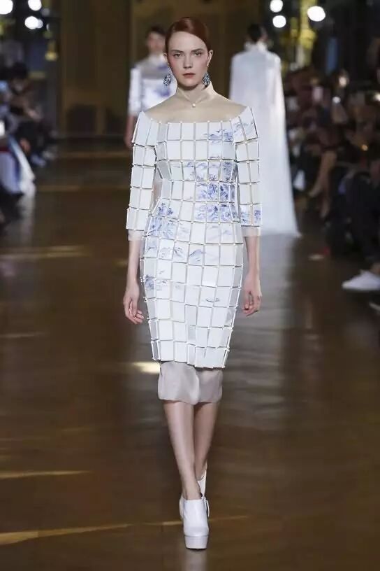 她在巴黎歌剧院办秀 告诉全世界啥是真正的中国风