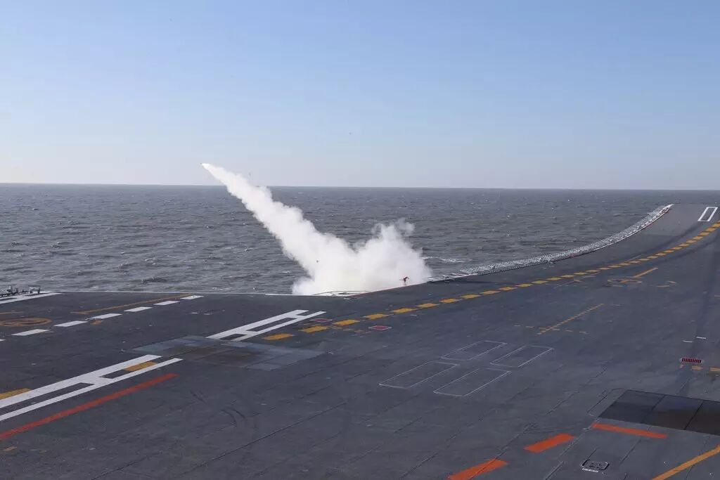 �� ���������佢�յ�����������ϮĿ��